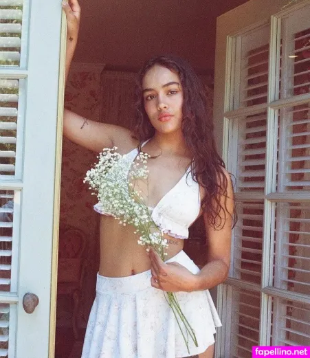 Thalia Besson OnlyFans Thumbnail #wxnifNaUUp