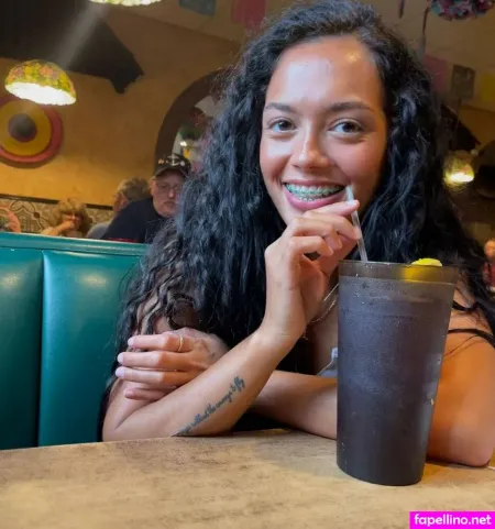 Thalia Mercedes OnlyFans Thumbnail #oFMDOjATas