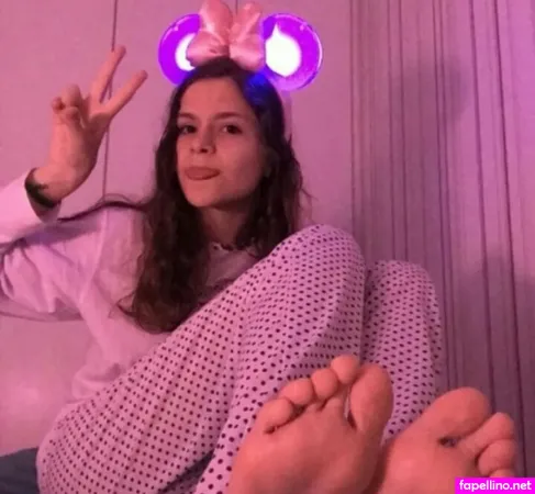 Thata Big Soles OnlyFans Thumbnail #47gV0WgqCm