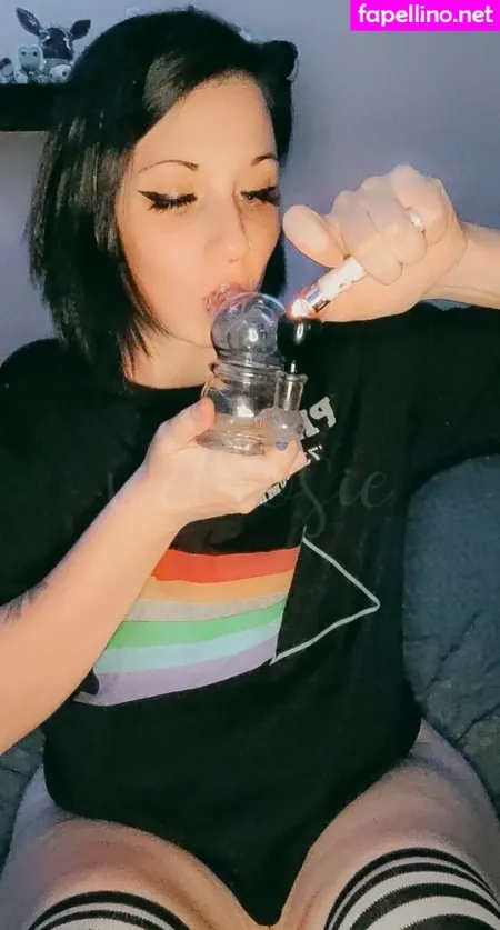 Thatbakedwitcch OnlyFans Thumbnail #ijvZ3xQ8Pu