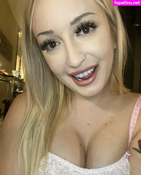 Thatbeachbabekotton photo