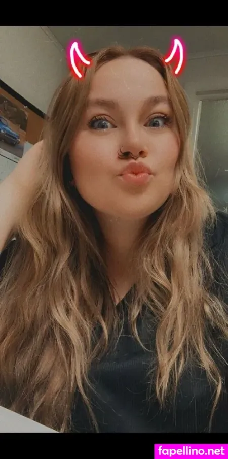 Thatblondebtchronnie OnlyFans Thumbnail #E6g6x5Voam