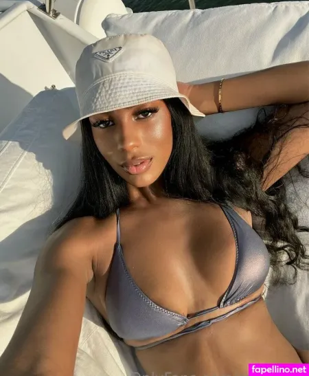 Thatgirl Neya OnlyFans Thumbnail #ZRduMu8c0w