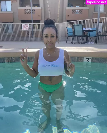 Thatonegirlmikeyvlogs OnlyFans Thumbnail #D6YK0bkLCJ