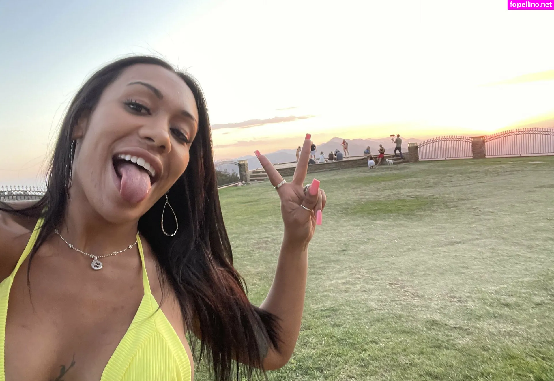 thatgirlgiselle_, thatonegirlmikeyvlogs Nude Leaked OnlyFans Photo #aPpRKJopz8