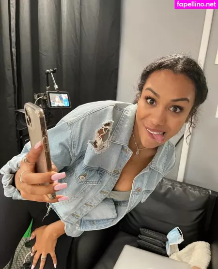 Thatonegirlmikeyvlogs OnlyFans Thumbnail #m2G80jh6kK