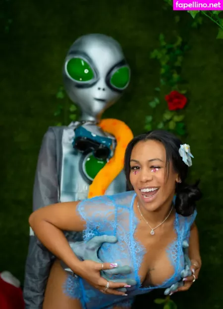 Thatonegirlmikeyvlogs OnlyFans Thumbnail #med7XRc8Bv