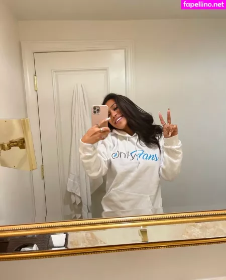 Thatonegirlmikeyvlogs OnlyFans Thumbnail #qm6AMNoA91