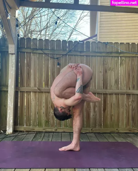 Thatyogafvcker OnlyFans Thumbnail #0lQ7cN82FV