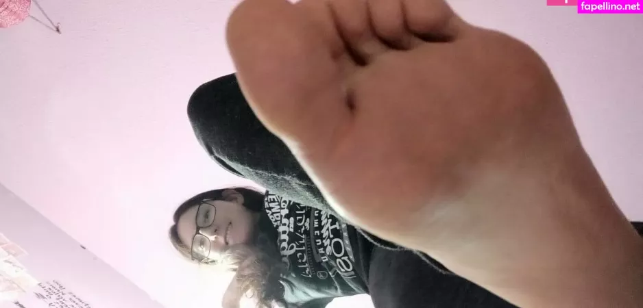 Thawniefeet OnlyFans Thumbnail #xNgqogP0bd