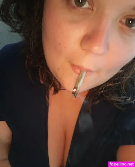 Thckthighstoner OnlyFans Thumbnail #Cr2KR9BYBC