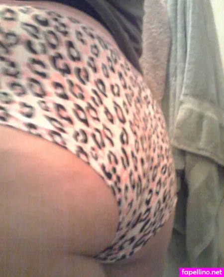 Thckthighstoner OnlyFans Thumbnail #sq0DMcfQQS