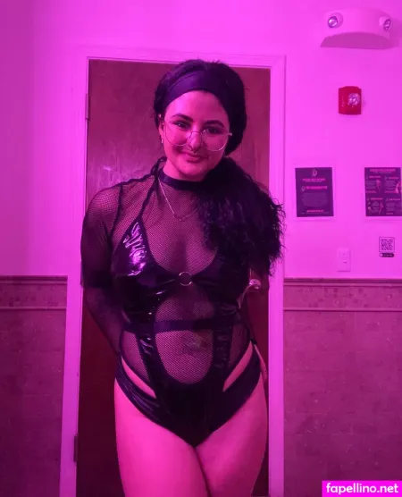 The Alienqueen OnlyFans Thumbnail #YLKYRDbk95