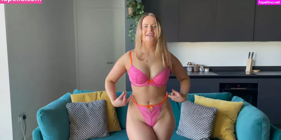 The Girl In Lingerie OnlyFans Thumbnail #eYnVMM1GhN