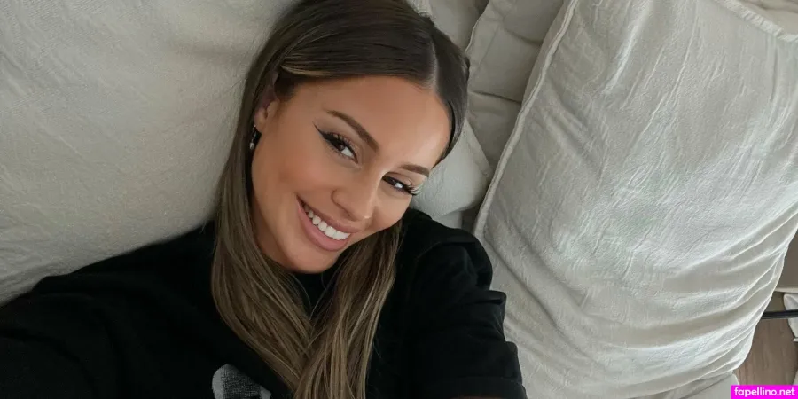 The Italian Giulia OnlyFans Thumbnail #i8BX2xb1go