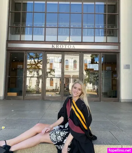 Thea Booysen Main Profile Photo