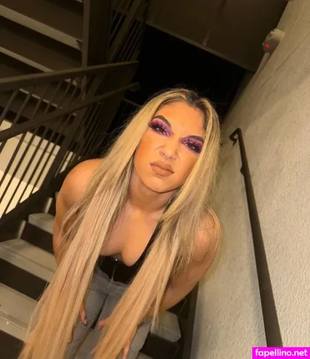 Thea Hail OnlyFans Thumbnail #zjUJJQfNNL