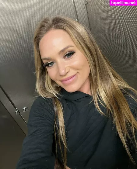 Theathenaanderson OnlyFans Thumbnail #xJUSDUsKjw