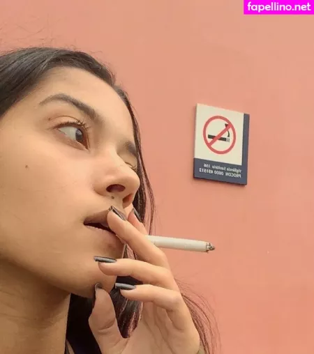 Thebeautyofsmoking OnlyFans Thumbnail #6PucIj4t7O
