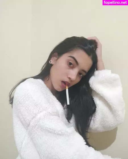 Thebeautyofsmoking OnlyFans Thumbnail #DIa4lqPxVz