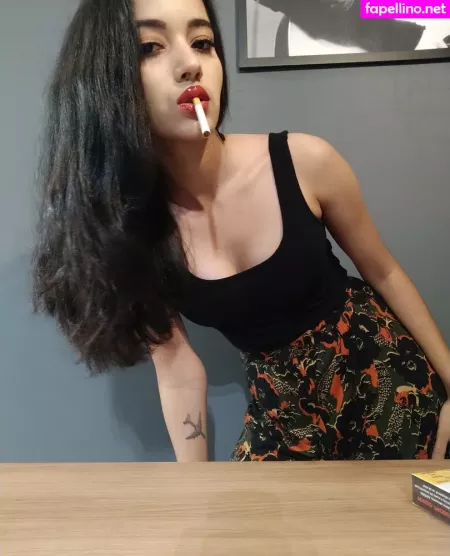 Thebeautyofsmoking OnlyFans Thumbnail #PwvWi5MoRX