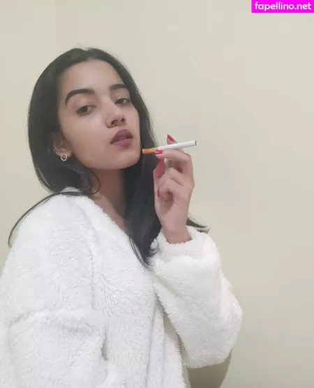 Thebeautyofsmoking OnlyFans Thumbnail #ah2OnKBJD4