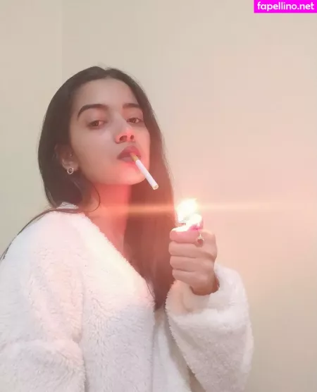 Thebeautyofsmoking OnlyFans Thumbnail #xzaJjhgmMq
