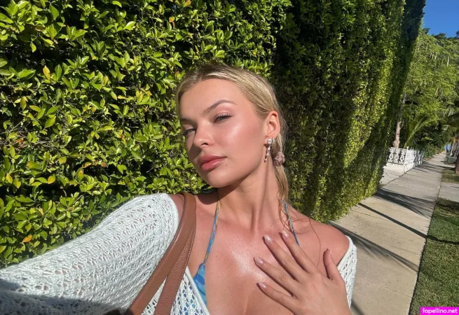Theblondebarbiexo555 OnlyFans Thumbnail #Q0o0Do6pNm