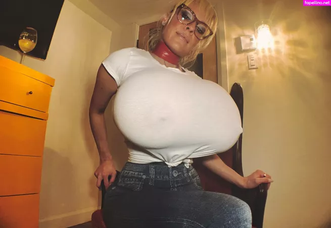 Thebustysasha OnlyFans Thumbnail #wdF12E4S89