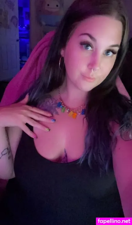 Thechloecreamfree OnlyFans Thumbnail #dmn60Zpt3k