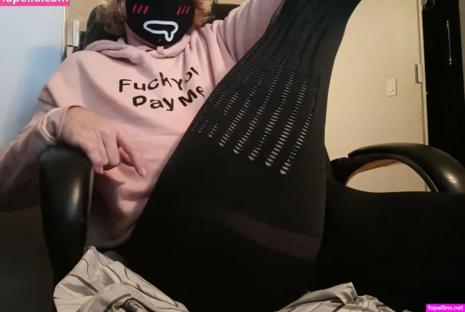 Theclericyarrow OnlyFans Thumbnail #6B8BNJLy1V