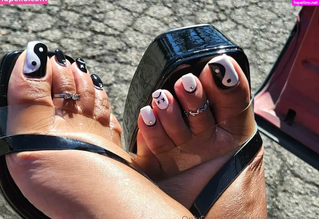 Thedcfootqueen1 0 OnlyFans Thumbnail #IRwJuvbkpT