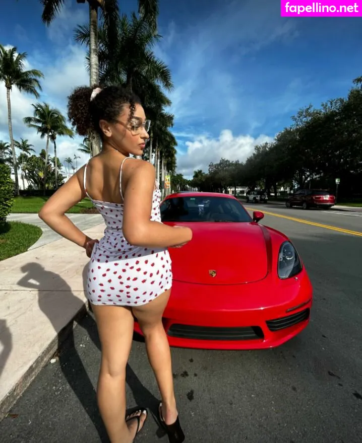 kiki.x.i, kikii.xoxo, kikixi, kiracollege, lightskin barbie, waifukikii Nude Leaked OnlyFans Photo #r4OULPLuHu