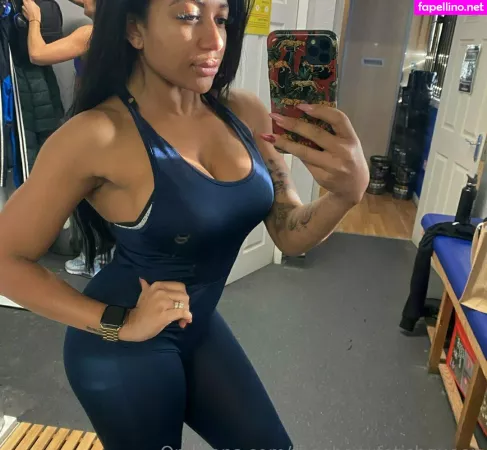 Theebonyfetishqueen OnlyFans Thumbnail #GmC6uyBJYb