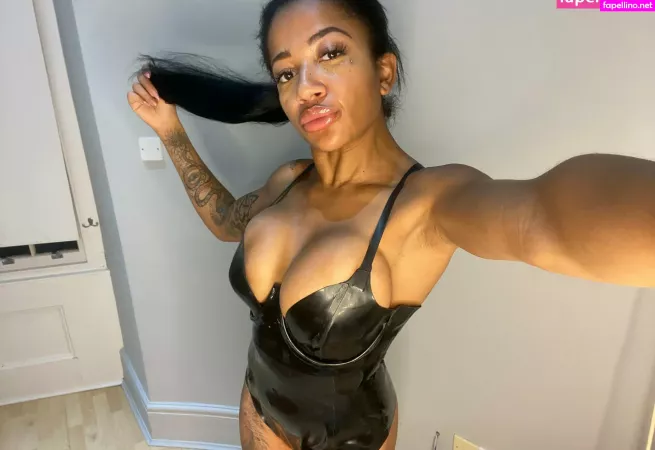 Theebonyfetishqueen OnlyFans Thumbnail #Xfe15rpdm3