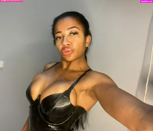 Theebonyfetishqueen OnlyFans Thumbnail #a6s9tUi1yv