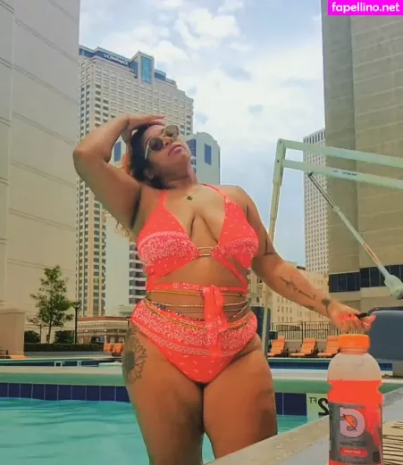 Theechinawhite OnlyFans Thumbnail #eRySGP7Cs5