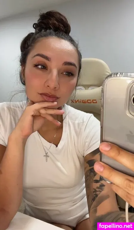 Theegoldenrose 1 OnlyFans Thumbnail #NxebeZ89bp