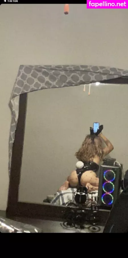 Theemeraldellie OnlyFans Thumbnail #oC17ztzLWg