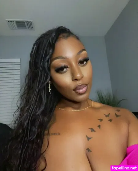 Theenaeebaee OnlyFans Thumbnail #33OMUygIuI