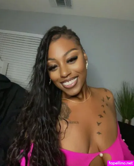 Theenaeebaee OnlyFans Thumbnail #9JKxbNdbXX