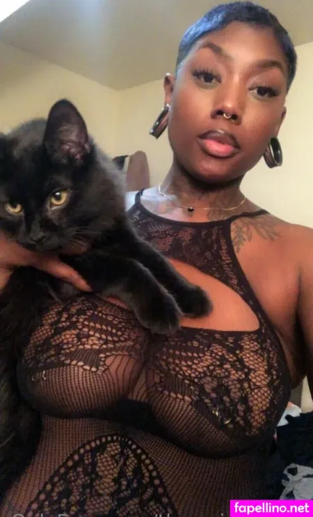 Theewinterrose OnlyFans Thumbnail #euqnhAZ3UH