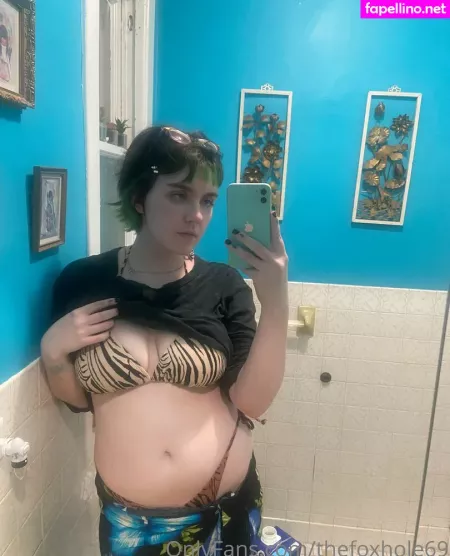 Thefoxhole69 OnlyFans Thumbnail #0NtNLtcd8d