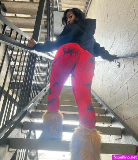 Thefricanbeauty OnlyFans Thumbnail #kWkJjxCCG9