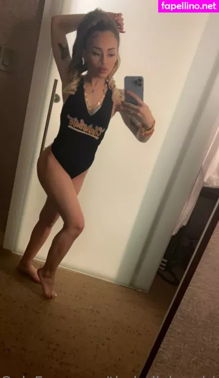 Thehollyhendrix OnlyFans Thumbnail #puBkNkYU1M