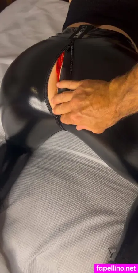 Thehotshinymil3f Free OnlyFans Thumbnail #dUcyJ7jdBl