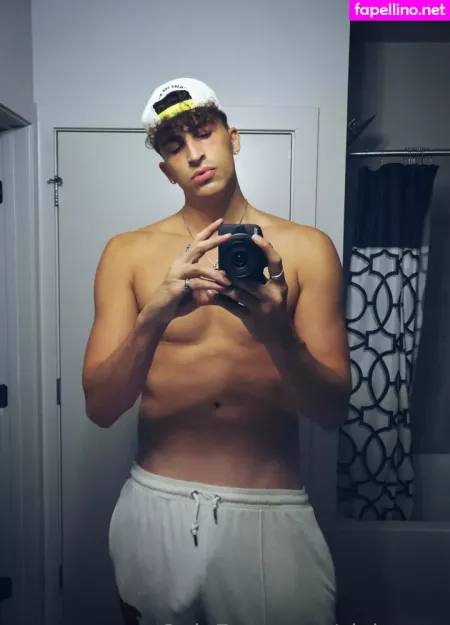 Thehunghooper OnlyFans Thumbnail #VDbXzUB937