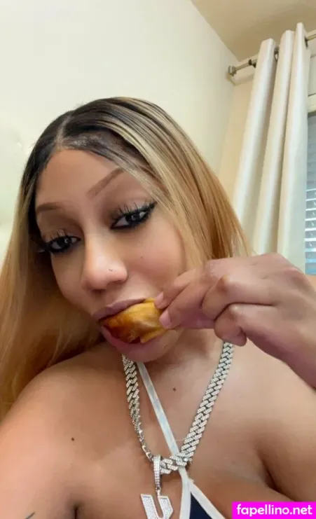 Theinfamousvee OnlyFans Thumbnail #DM0V0l4oUD