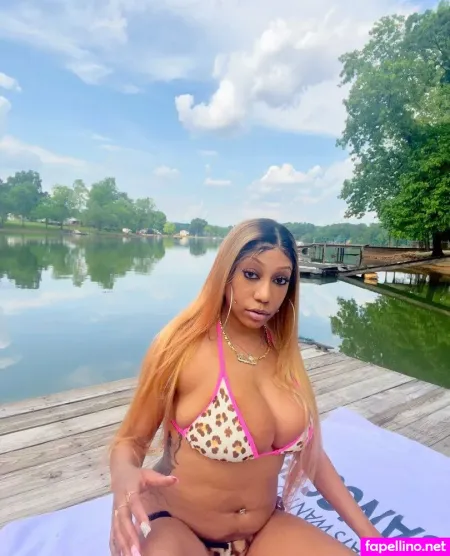 Theinfamousvee OnlyFans Thumbnail #jMl9hzMGGs