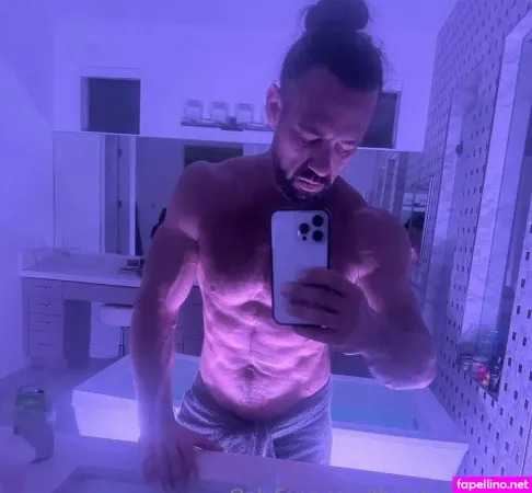 Thejohnnycastle 1 OnlyFans Thumbnail #0bz0aAbJ1l